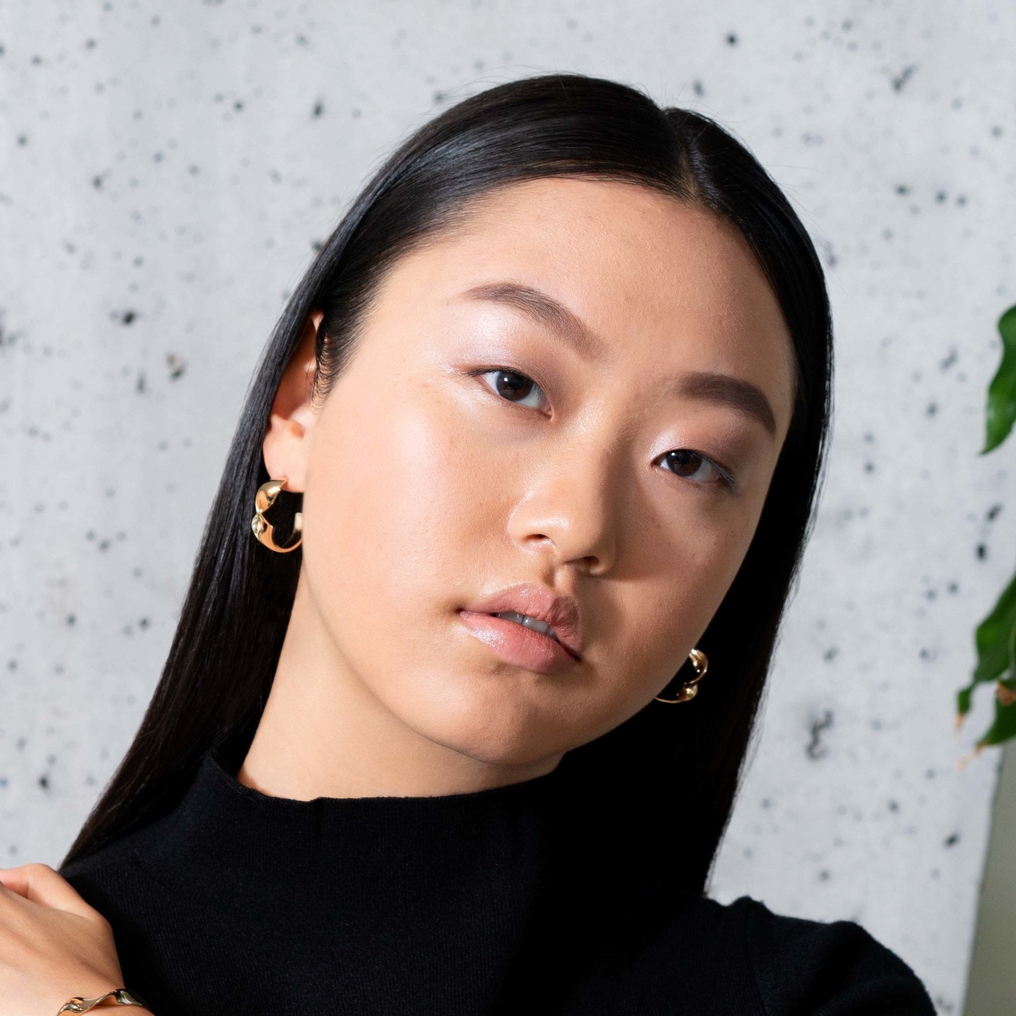 【STONEHENgE】Silver Wave One Touch Earrings U0155〜ピアス Triangle Pearl Earrings | X Shaped Shell Pearl Moonstone