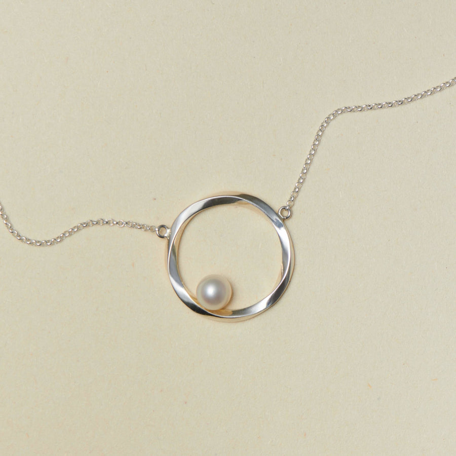 Salha necklace + white pearl - Atelier Té