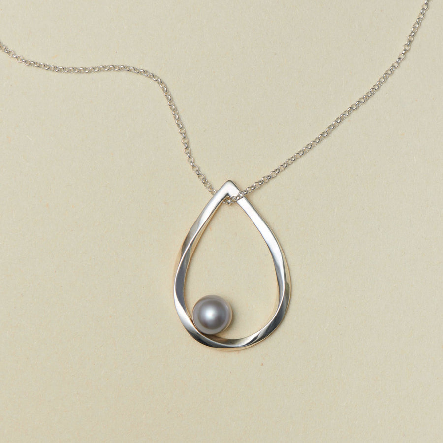 Sumaya Necklace + Gray Pearl - Atelier Té